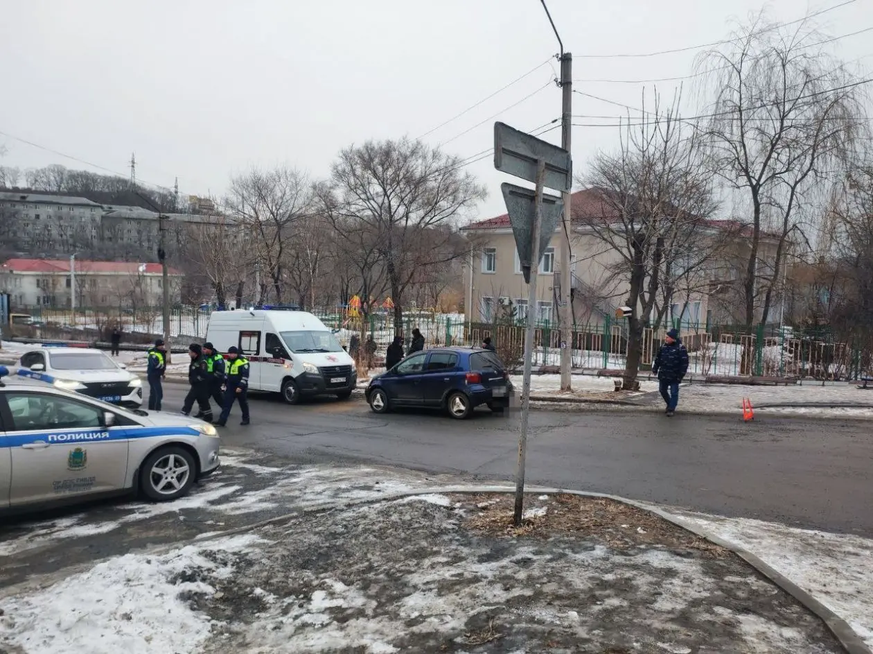 В Находке устанавливают обстоятельства наезда на несовершеннолетнего пешехода УМВД России по Приморскому краю