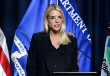 Пэм Бонди опубликовала 300 известных имен, связанных с делом Эпштейна pem bondi opublikovala 300 izvestnyh imen svyazannyh s delom epshtejna-news-blog-ru-0