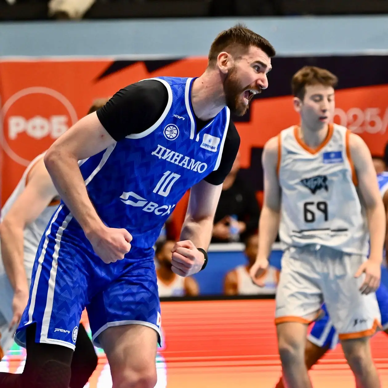 Фрагмент матча 1/4 финала Кубка России во Владивостоке БК "Динамо" (Приморский край)