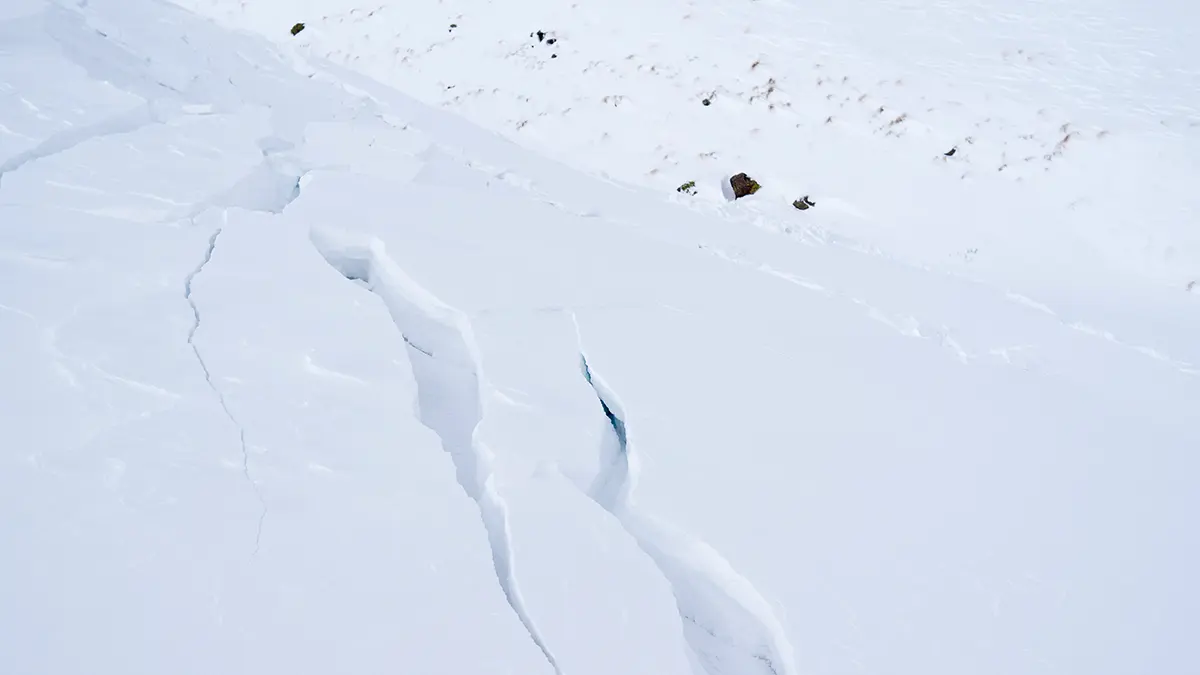 В Дагестане спасли женщину с ребенком, которых накрыло лавиной