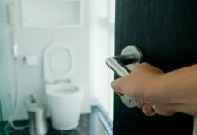 maryana abriczova i aleksej golubev o dlitelnosti vizita v tualet-news-blog-ru-0