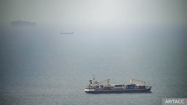 Иран впервые получил доход от сборов в Ормузском проливе