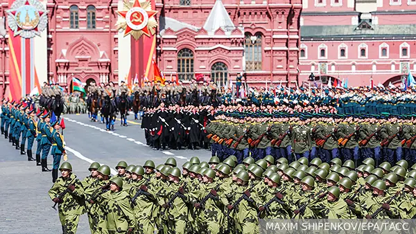Ветеран «Альфы» объяснил отмену проезда военной техники на параде Победы