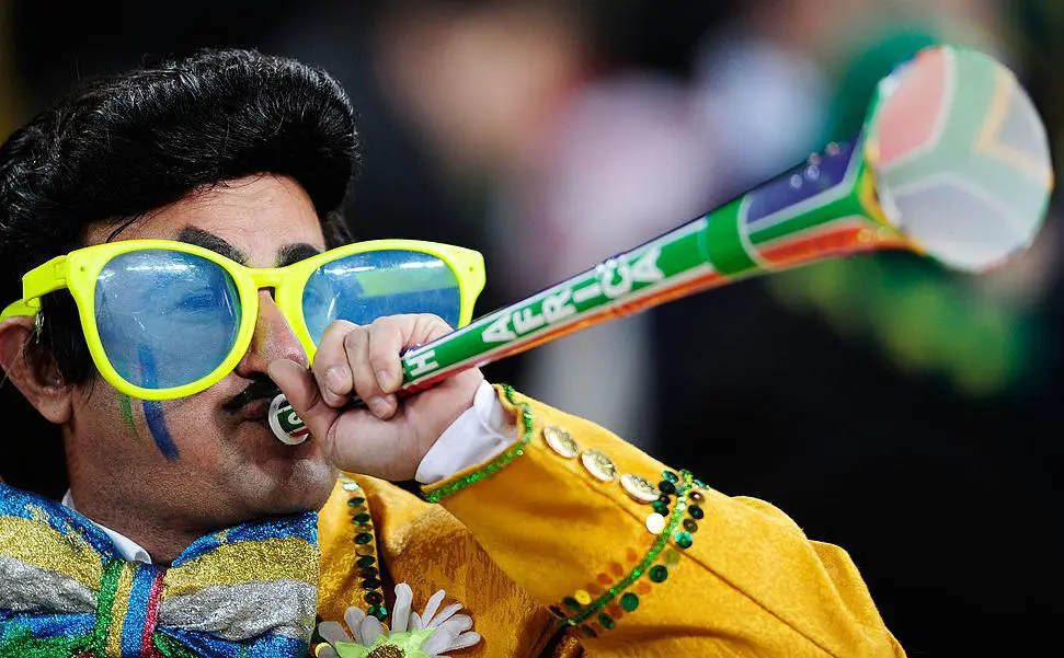 Болельщик с вувузелой на ЧМ-2010 (Stuart Franklin / Getty Images)