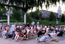 Бесплатные кинопоказы в парках Москвы стартовали этим летом Сергунина: Столичные парки приглашают на летние кинопоказы