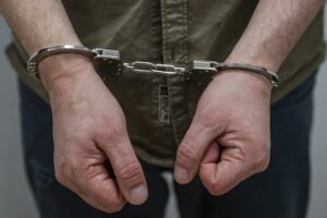 Следственный комитет и МВД обезвредили злоумышленника в Уфе защитив подростка sledstvennyj komitet i mvd obezvredili zloumyshlennika v ufe zashhitiv podrostka-lessontime-ru-173825714500-0