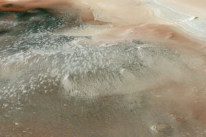 Ледяные глубины Марса раскрывают потенциал для обнаружения внеземной жизни ledyanye glubiny marsa raskryvayut potenczial dlya obnaruzheniya vnezemnoj zhizni-lessontime-ru-172923094500-0