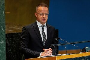peter sijyarto obvinil es v namerennom zatyagivanii konflikta s ukrainoj-lessontime-ru-174345286400-0