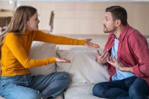 Алексей Вилков о гармонии в семье при финансовом успехе партнера Married,Couple,Spouses,Quarrel,,Squabbling,,Fighting,,Vigorously,Gesticulating,While,Sitting