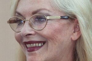 Барбара Брыльска в фокусе внимания и восхищение поклонников новогоднего кино barbara brylska v fokuse vnimaniya i voshishhenie poklonnikov novogodnego kino-lessontime-ru-173842066500-0