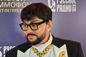 Филипп Киркоров покорил Золотой граммофон новым ярким образом filipp kirkorov pokoril zolotoj grammofon novym yarkim obrazom-lessontime-ru-173684240500-0