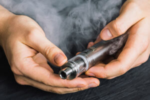 Государственная Дума утвердила закон о защите детей от электронных сигарет и вейпов Vape,Device,At,Cloud,Of,Vapor,Background.,Vape,Concept,,Toned