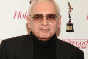 Карен Шахназаров Елена Анна Дарья и сыновья в лучах творчества и семейного тепла karen shahnazarov elena anna darya i synovya v luchah tvorchestva i semejnogo tepla-lessontime-ru-173525949500-0