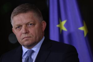 robert ficzo obvinyaet vladimira zelenskogo v shantazhe i razryve gazovogo tranzita-lessontime-ru-173662404500-0