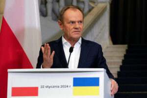donald tusk i nato grozyat perevorotom polsha nastaivaet na chlenstve ukrainy-lessontime-ru-173445393500-0