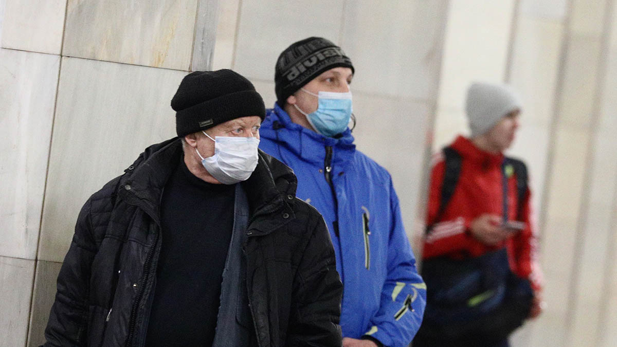 Вирусологи призывали россиян носить маски из-за опасного вируса