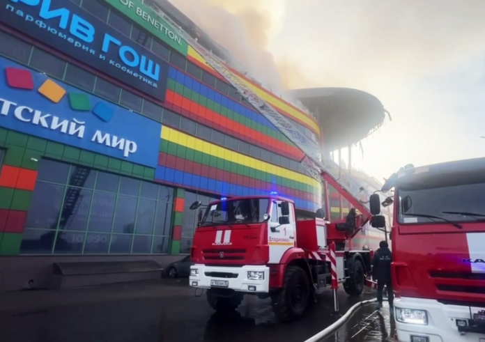 spasateli operativno evakuirovali lyudej posle vzryva v tcz alaniya moll vladikavkaza-lessontime-ru-173510924500-0