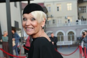 Светлана Светличная и Иван Николаев делятся новостями в борьбе с Альцгеймером svetlana svetlichnaya i ivan nikolaev delyatsya novostyami v borbe s alczgejmerom-lessontime-ru-173661406500-0