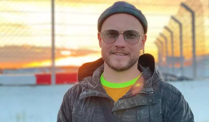 Селиванов из "Реальных пацанов" решил вместе с семье покинуть Россию на Новый год