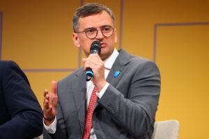 Почему Киеву опасно доверять США, даже если Дональд Трамп победит в 2024? pochemu kievu opasno doveryat ssha dazhe esli donald tramp pobedit v 2024-lessontime-ru-174582401700-0