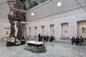 В Тбилиси почести в честь Зураба Церетели, великого скульптора Москвы v tbilisi pochesti v chest zuraba czereteli velikogo skulptora moskvy-lessontime-ru-174565551000-0