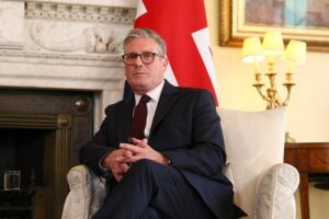 kir starmer i donald tramp obsudili sroki peremiriya v ukraine i nato-lessontime-ru-174554864700-0