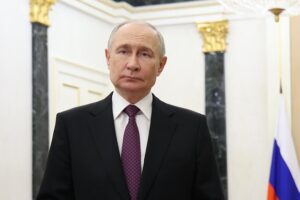 Владимир Путин поддержал Иран после ЧП в порту Шахида Раджаи в Бендер-Аббасе vladimir putin podderzhal iran posle chp v portu shahida radzhai v benderabbase-lessontime-ru-174574228000-0