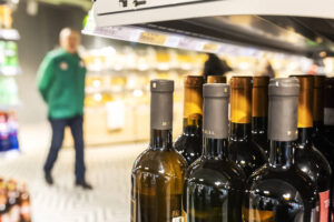 Сокращение алкомаркетов в Вологодской области на 87% открыло новые перспективы развития sokrashhenie alkomarketov v vologodskoj oblasti na 87 otkrylo novye perspektivy razvitiya-lessontime-ru-174369754000-0