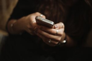 vtb preduprezhdaet o rasprostranennyh shemah moshennichestva s bankovskimi kartami-lessontime-ru-174435583500-0