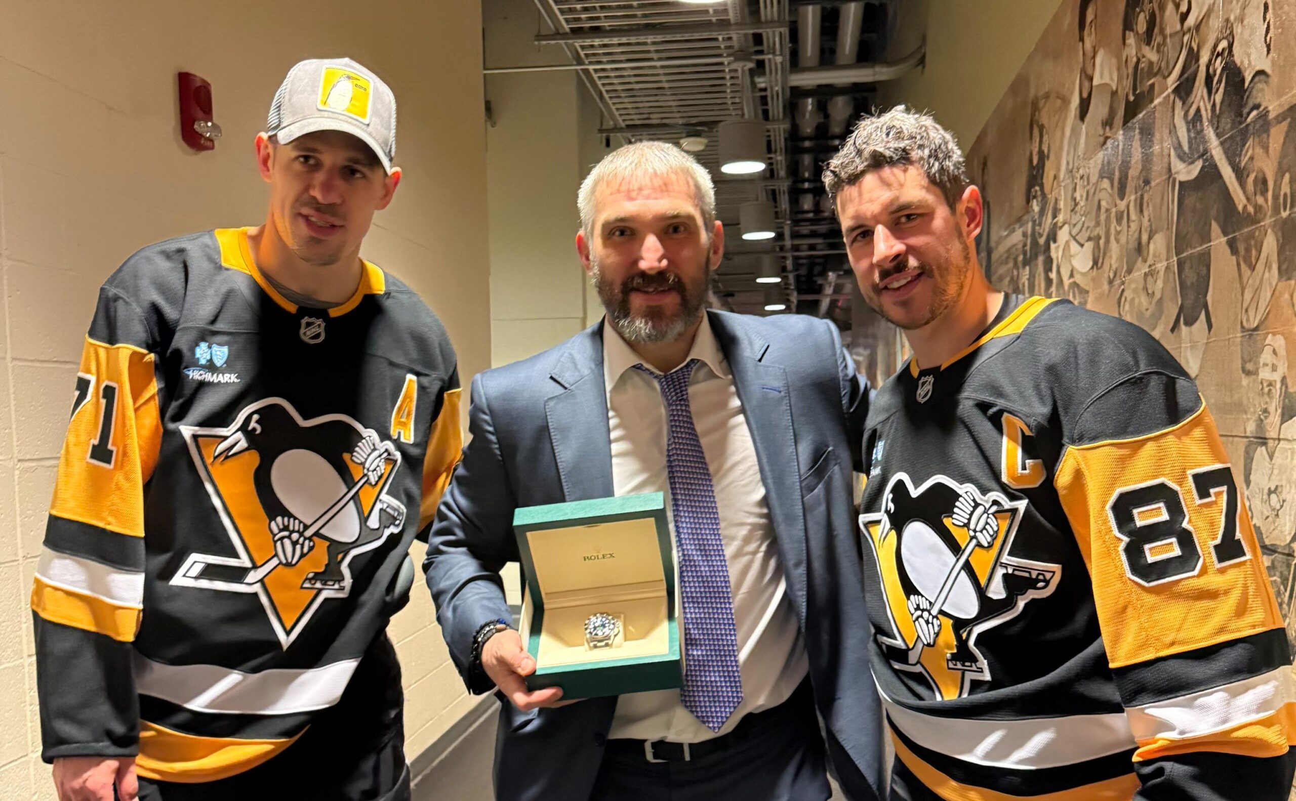 Евгений Малкин, Александр Овечкин и Сидни Кросби (Социальные сети «Питтсбурга»)