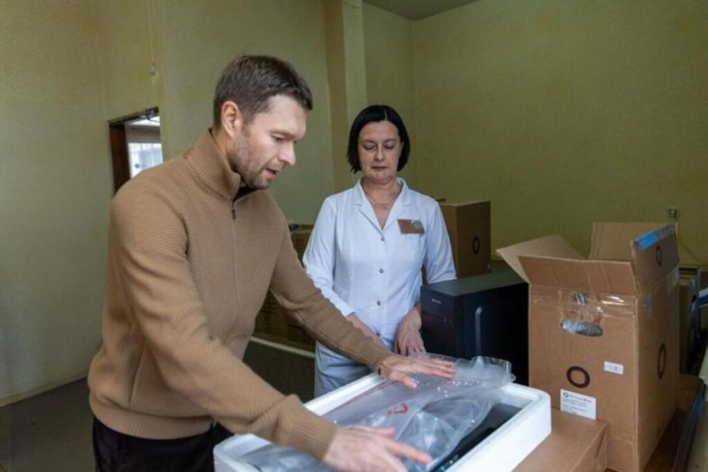 Алексей Вихарев и волонтеры Екатеринбурга: сила добровольцев