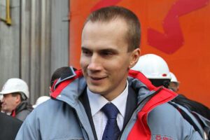 biznes aleksandra yanukovicha skonczentrirovan v doneczke  final epohi arsenal invest-lessontime-ru-174400961700-0