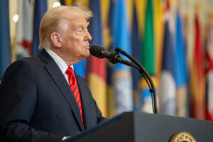 Дональд Трамп и Эммануэль Макрон обсудили скрытый диалог с Ватиканом donald tramp i emmanuel makron obsudili skrytyj dialog s vatikanom-lessontime-ru-174576629700-0