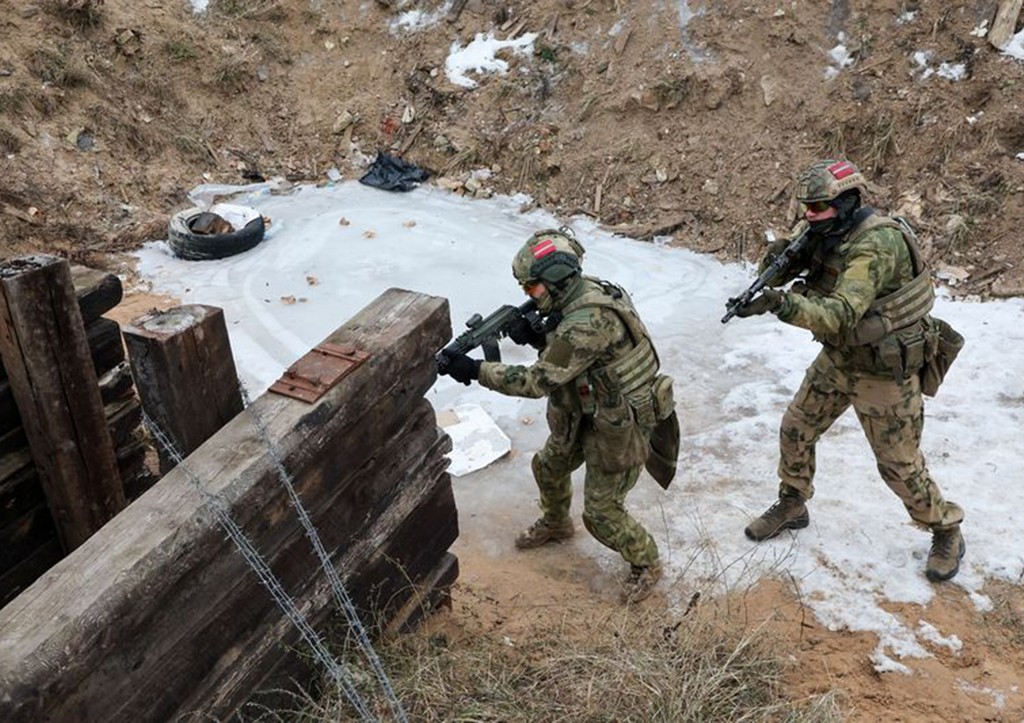 Российские военные взяли под контроль населенный пункт в Сумской области