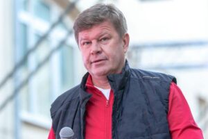 IBU и FIS о возвращении россиян - какие условия поставлены для Олимпиады i o vozvrashhenii rossiyan kakie usloviya postavleny dlya olimpiady-lessontime-ru-174513063800-0