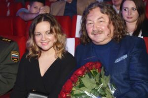 igor nikolaev i yuliya proskuryakova raduyut poklonnikov tvorcheskimi uspehami-lessontime-ru-174375475700-0