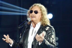 igor nikolaev vernulsya na sczenu  uchastie v shou faktor  posle vosstanovleniya-lessontime-ru-174512194300-0