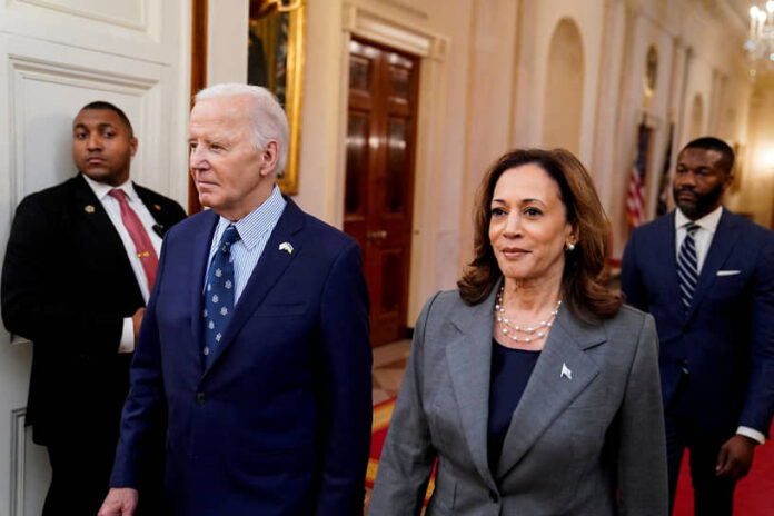 kamala harris uverenno prokladyvaet put k pobede vopreki bajdenu i trampu-lessontime-ru-172779056500-0