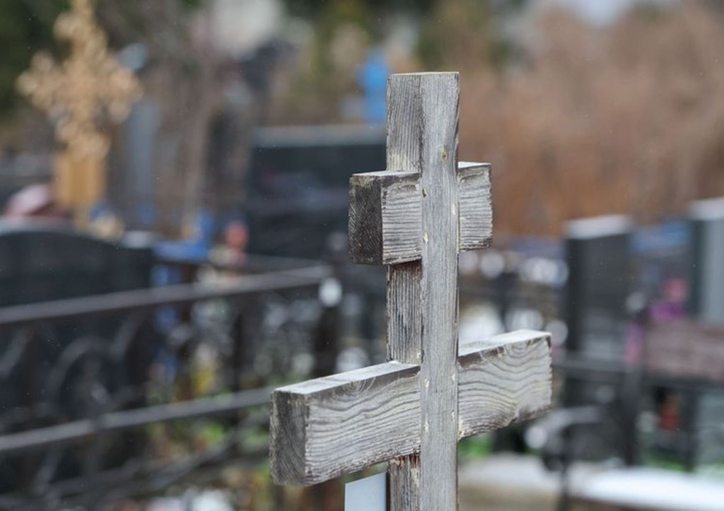 Православным россиянам рассказали, стоит ли посещать кладбище на Пасху