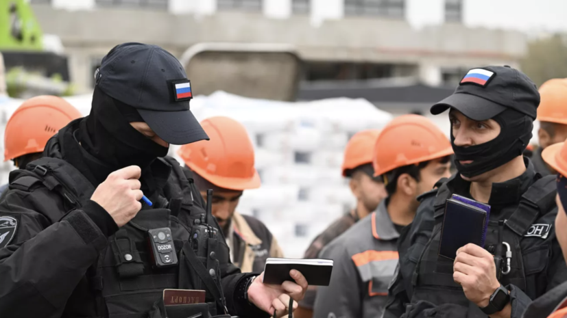 Слуцкий призвал начать создавать в России цифровые портреты семей мигрантов