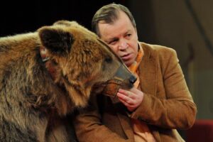 Легендарный дрессировщик Виктор Кудрявцев из Московского цирка Никулина ушел из жизни legendarnyj dressirovshhik viktor kudryavczev iz moskovskogo czirka nikulina ushel iz zhizni-lessontime-ru-174497467100-0