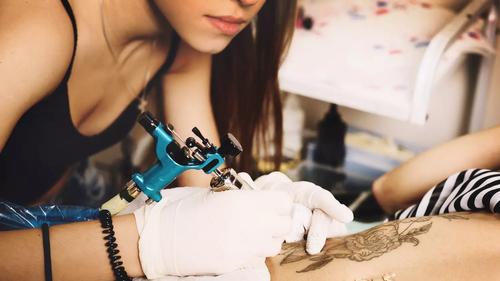 Татуировка смерти — как желание приукрасить себя до могилы довело