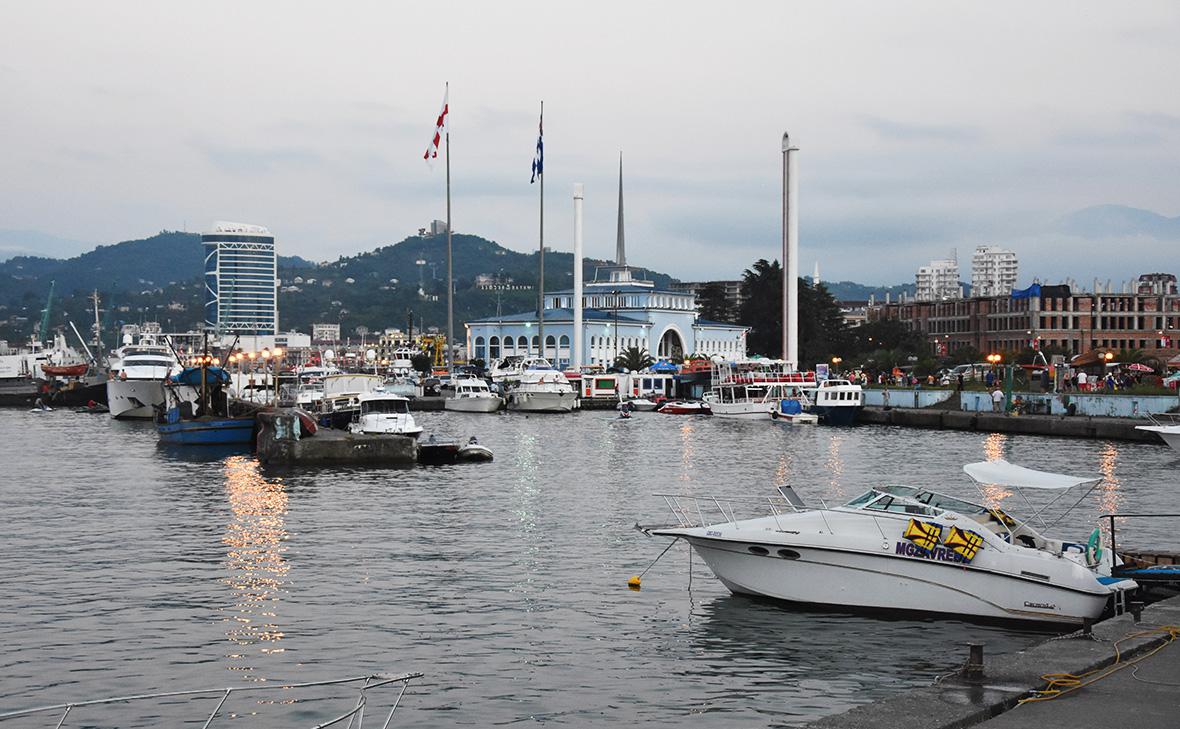 Батумский морской порт (Денис Асланов / Sputnik / РИА Новости)