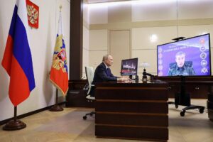 putin i gerasimov proveli sekretnye peregovory posle osvobozhdeniya kurskoj oblasti-lessontime-ru-174575968300-0