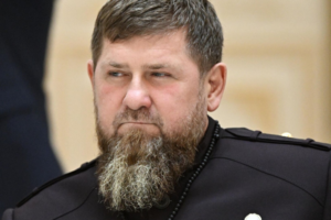 Рамзан Кадыров исполнил клятву памяти отца при поддержке Владимира Путина ramzan kadyrov ispolnil klyatvu pamyati otcza pri podderzhke vladimira putina-lessontime-ru-174387935300-0