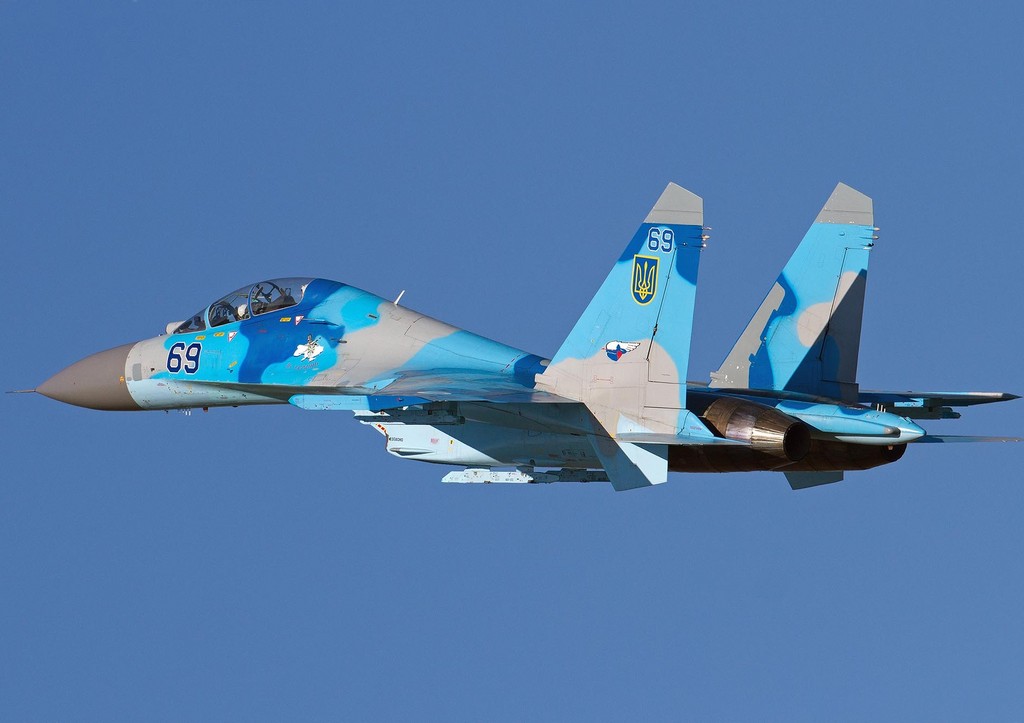 Истребитель Су-27