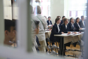 Торжественная линейка с участием министра просвещения РФ Сергея Кравцова в московской школе №1529