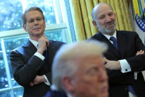 Скотт Бессент и Говард Лютник - Потенциал командной стратегии для пошлин skott bessent i govard lyutnik potenczial komandnoj strategii dlya poshlin-lessontime-ru-174509574700-0