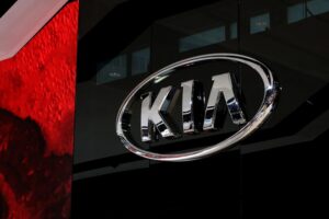 KIA сохраняет позиции - Ян Хайцеэр объяснил причины регистрации знака в России sohranyaet poziczii yan hajczeer obyasnil prichiny registraczii znaka v rossii-lessontime-ru-174524362000-0