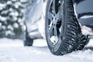 Советы Арсения Бурякова из РТУ МИРЭА по борьбе с замерзанием автомобильных замков Winter,Tire.,Detail,Of,Car,Tires,In,Winter,On,The